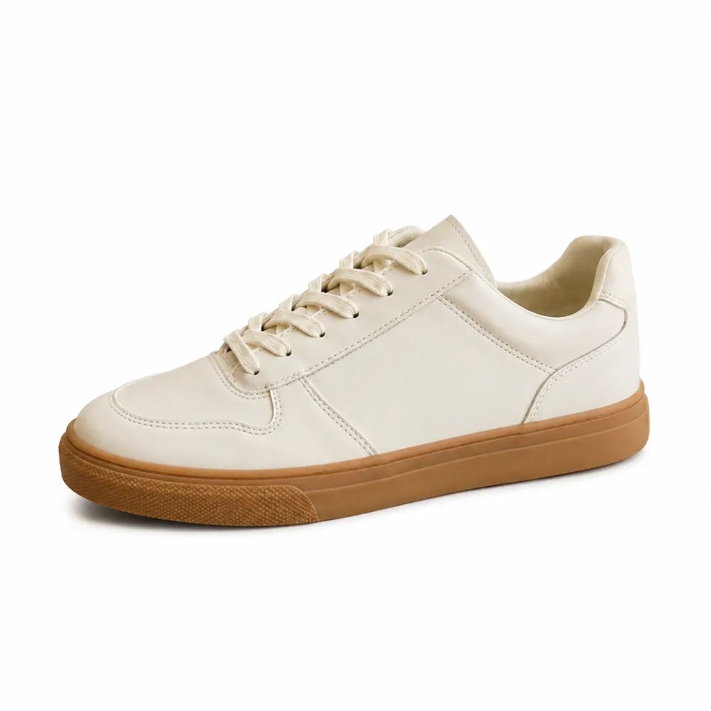 Sneaker auf Weiß